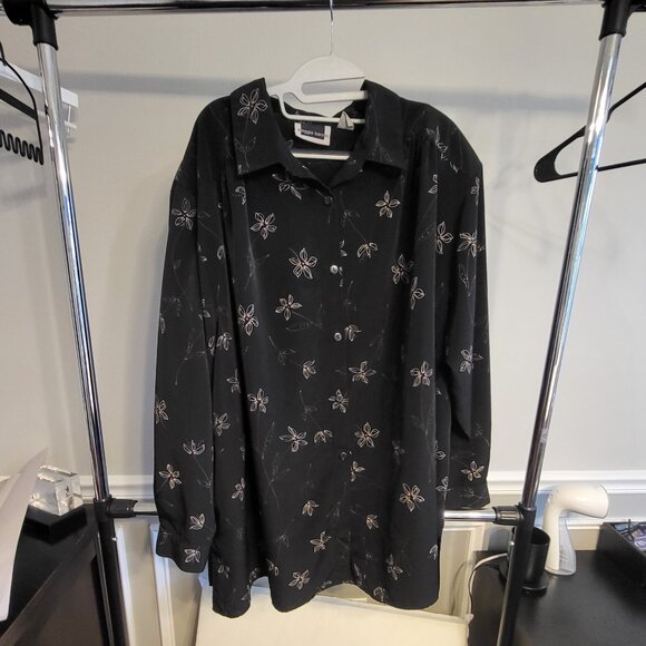 Maggie Barnes Blouse Long Sleeve Button Up Top Black Floral Plus Size 3X - Picture 2 of 13